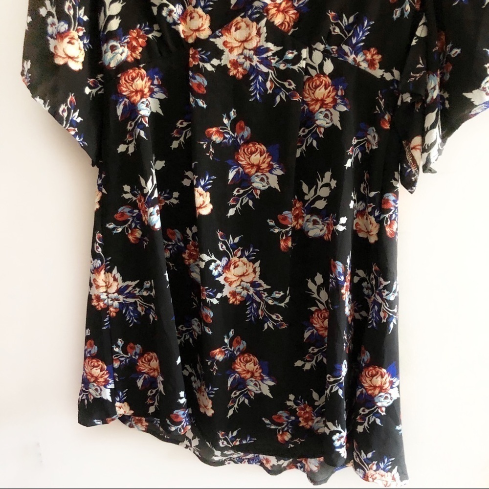 Romeo & Juliet Couture black floral mini dress - Picture 4 of 9